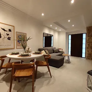Luxury & Comfort A 2 Minutos De Parking Publico Apartamento